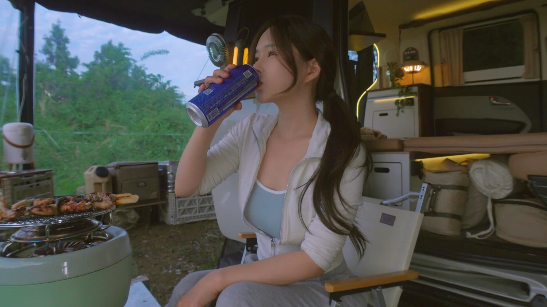 （寻味中华｜非遗）千丝万缕织锦绣 草原华裳叙史诗